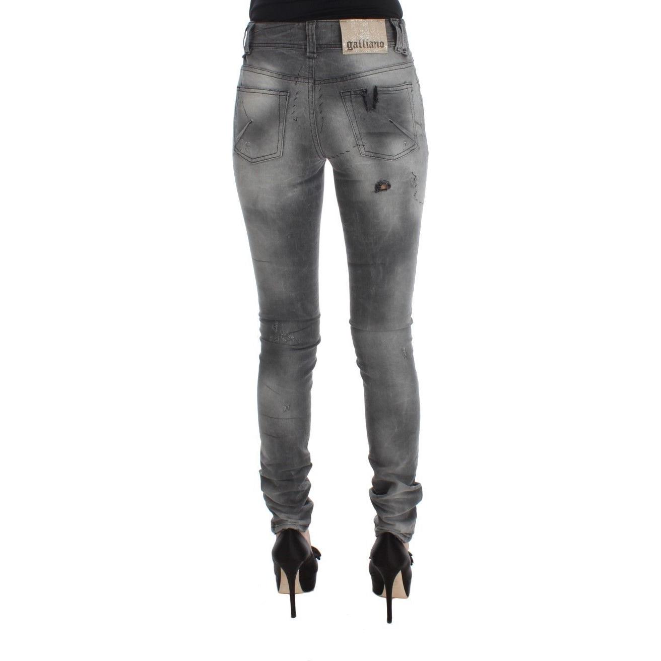 بنطلون جينز أنيق رمادي اللون من تصميم جون جاليانو بقصّة Slim Fit