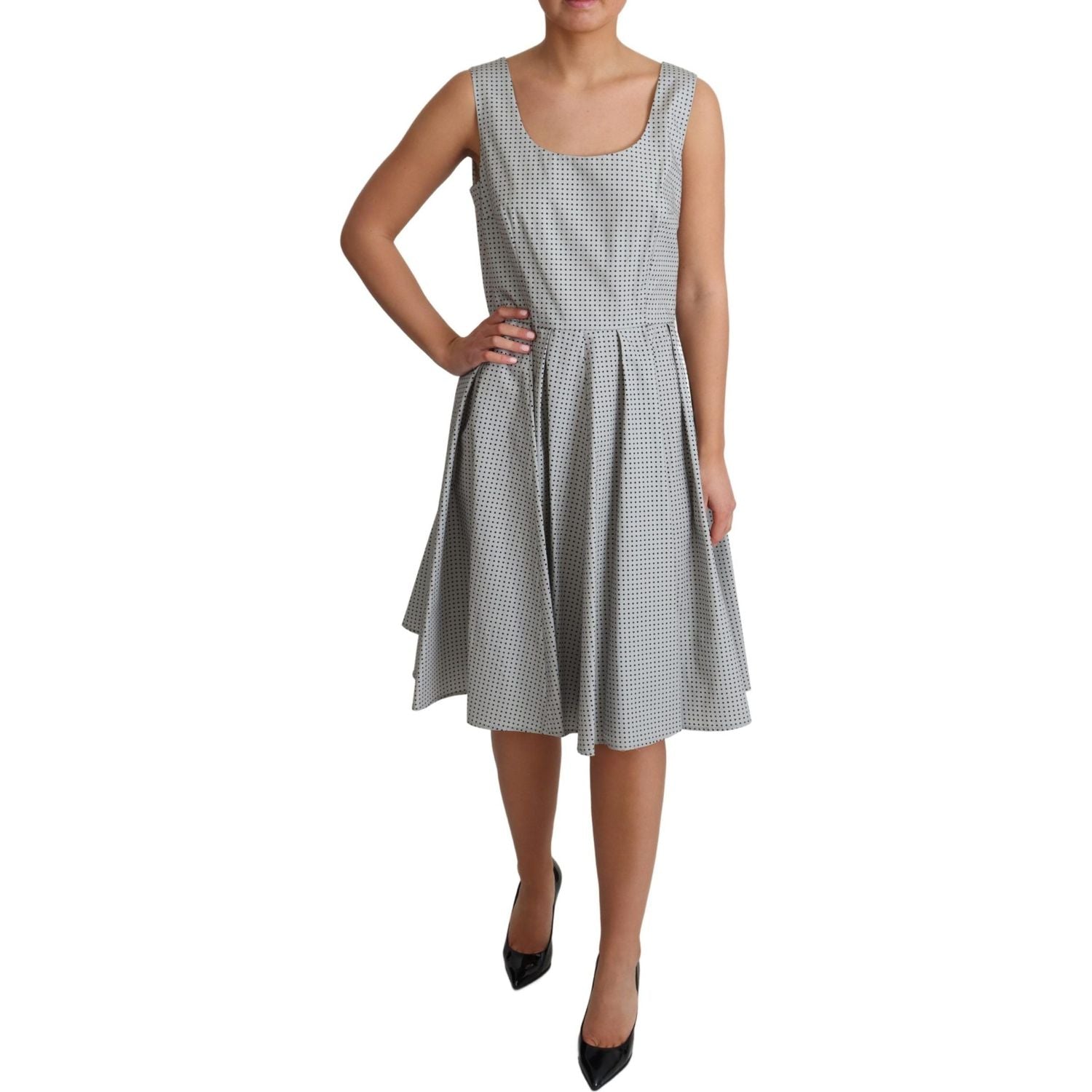 فستان دولتشي آند غابانا الأنيق المنقط بدون أكمام بتصميم A