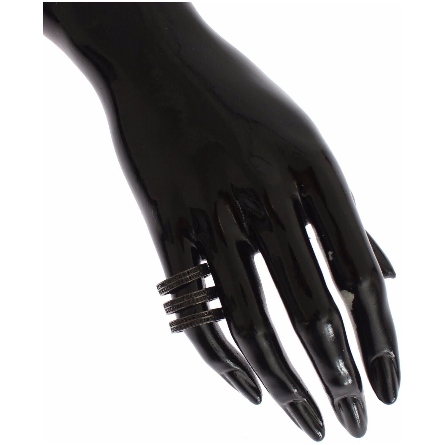 خاتم نيالايا الأنيق المصنوع من الفضة الإسترلينية والمرصّع بالكريستال الأسود