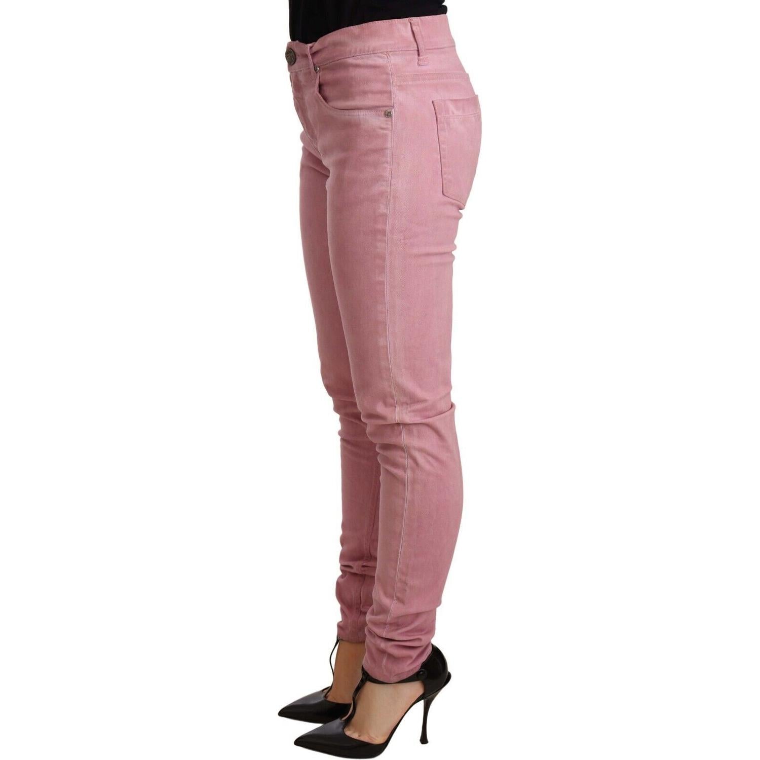 بنطلون جينز أنيق بقصّة Slim Fit باللون الوردي