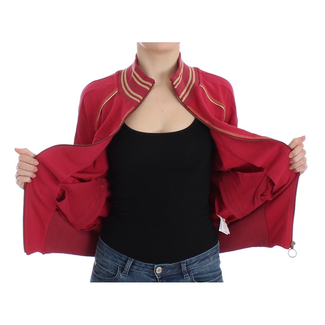 Front view with bag zipped and handles upright.