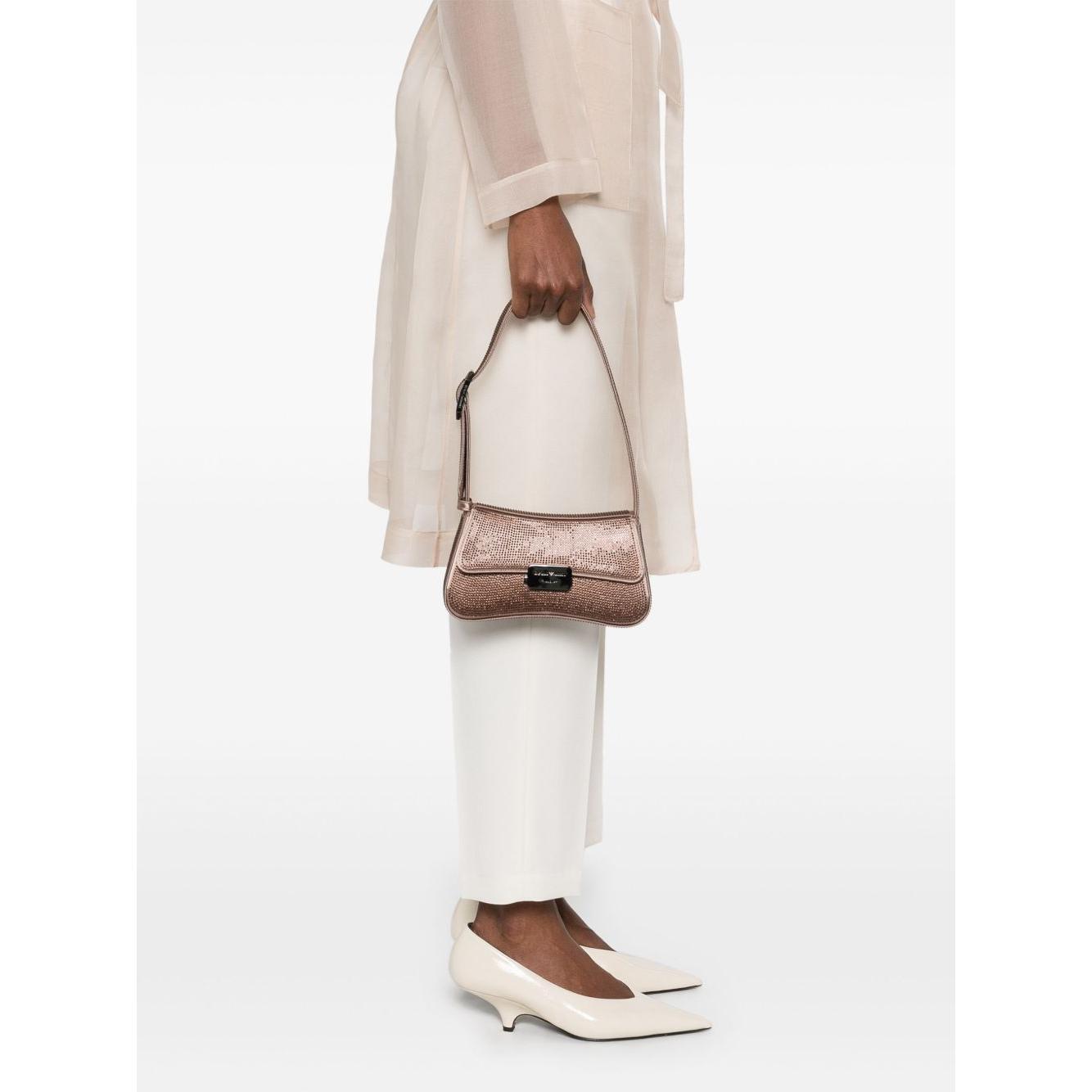 Front view with bag zipped and handles upright.