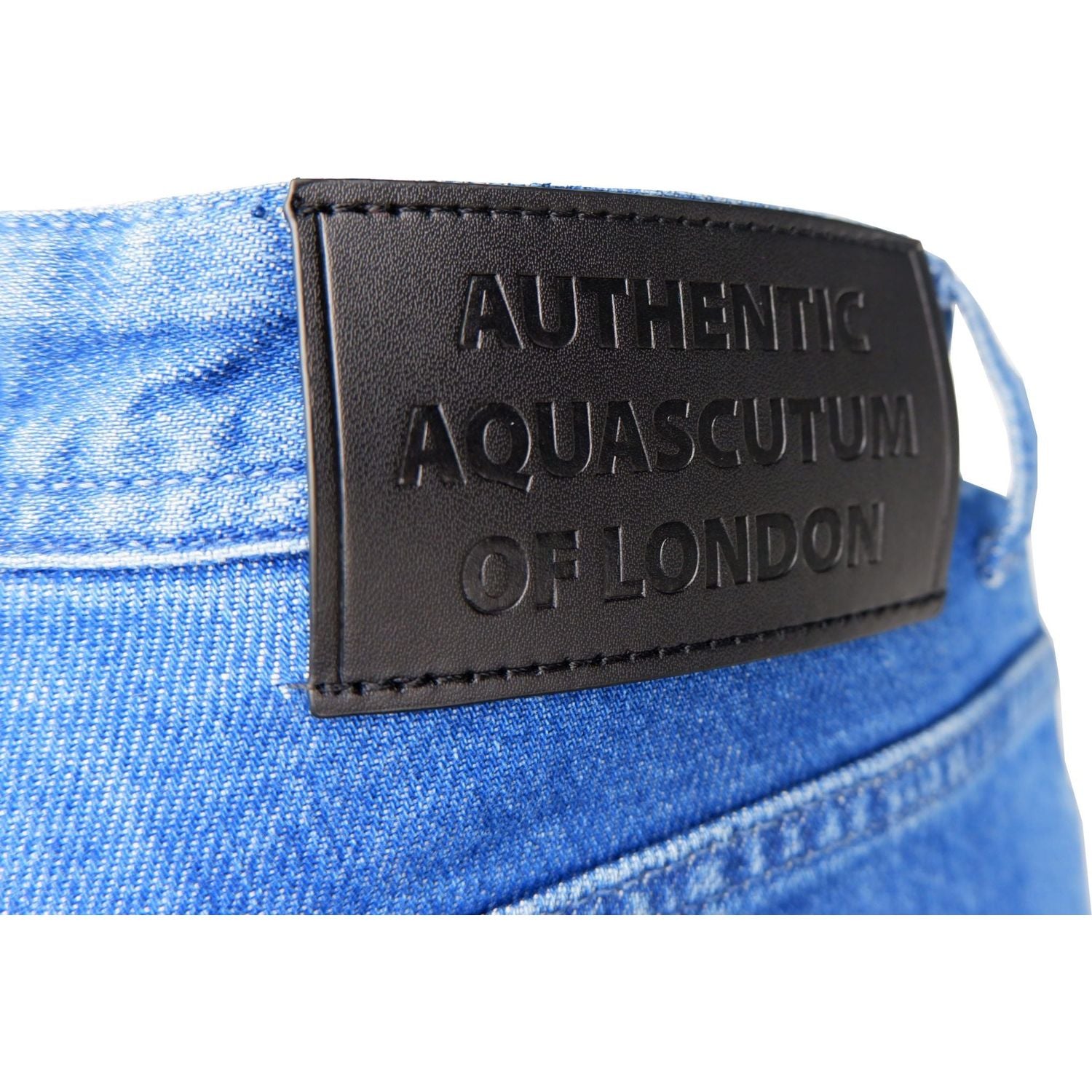 بنطلون جينز رجالي من القطن باللون الأزرق الفاتح من Aquascutum