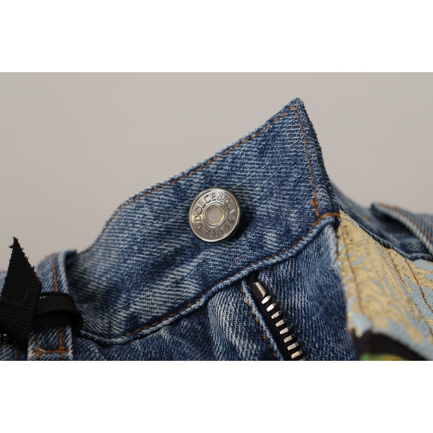 بنطلون جينز مريح من Dolce &amp; Gabbana بنقشة الجاكار