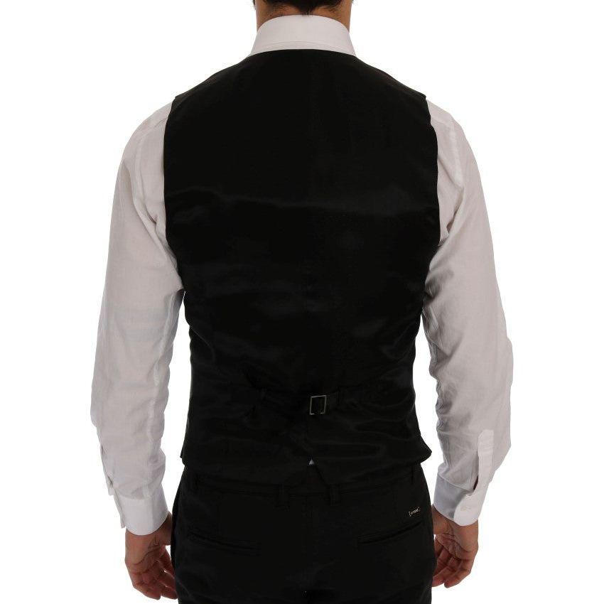 طقم بدلة أنيقة باللونين الأزرق والأسود من دولتشي آند غابانا