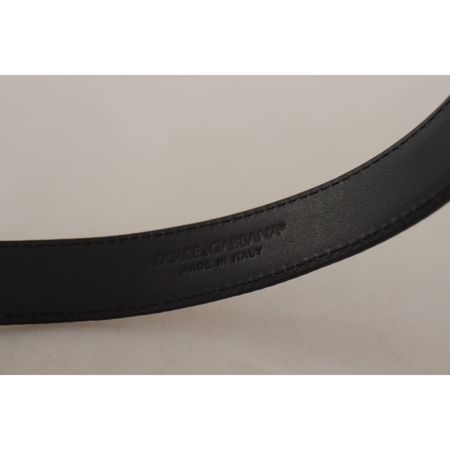 حزام دولتشي آند غابانا الأنيق المصنوع من الجلد والمزين بإبزيم