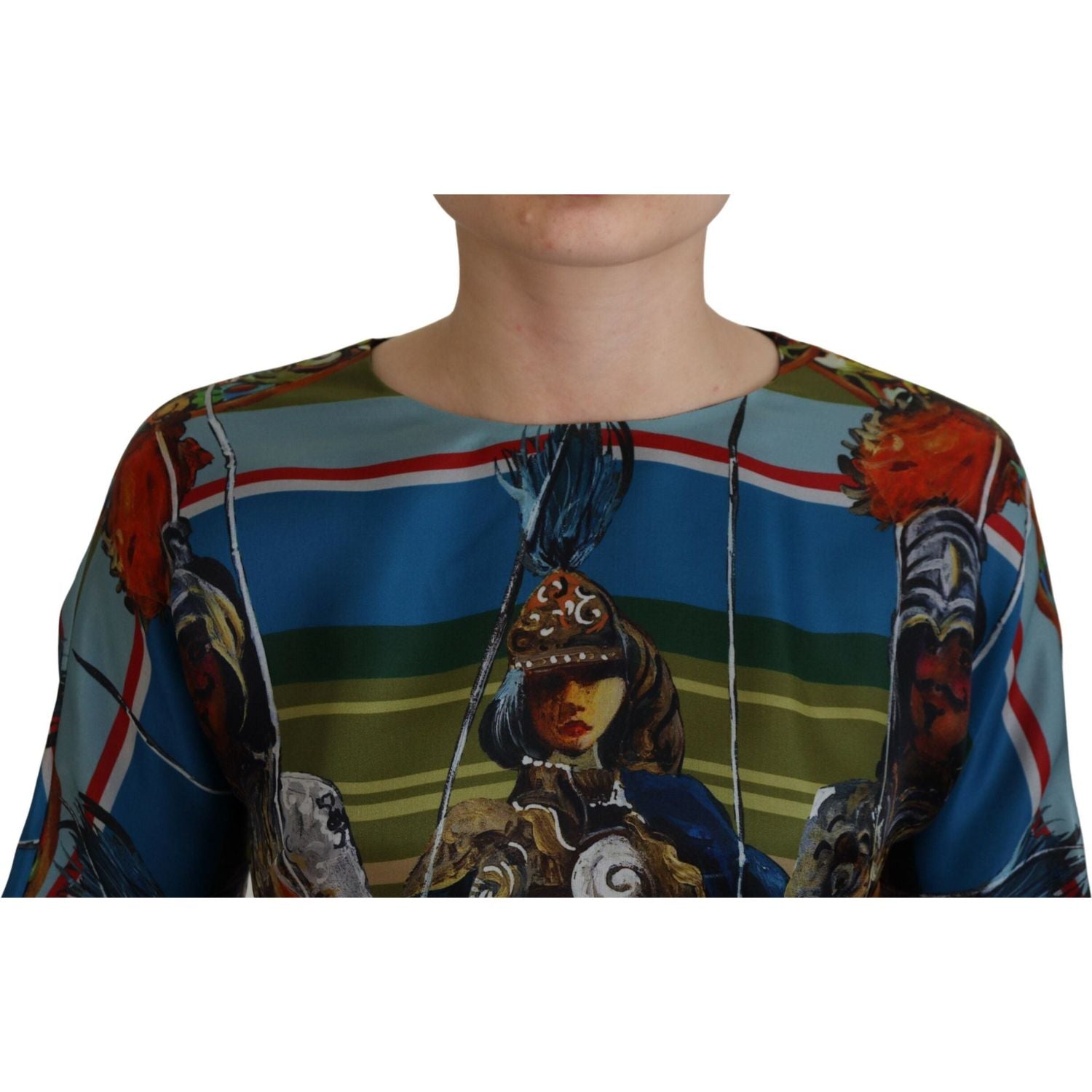 فستان طويل من الحرير من مجموعة دولتشي آند غابانا سيسيليان إليجانس