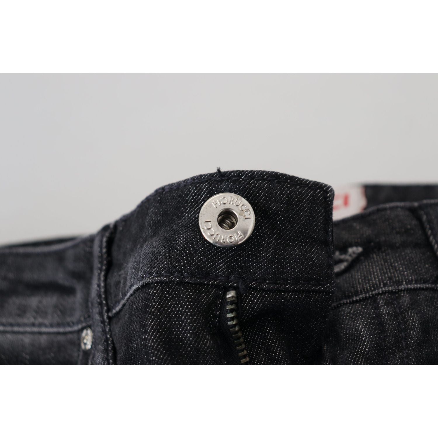 بنطلون جينز فيوروتشي شيك أسود بخصر منخفض وقصة ضيقة