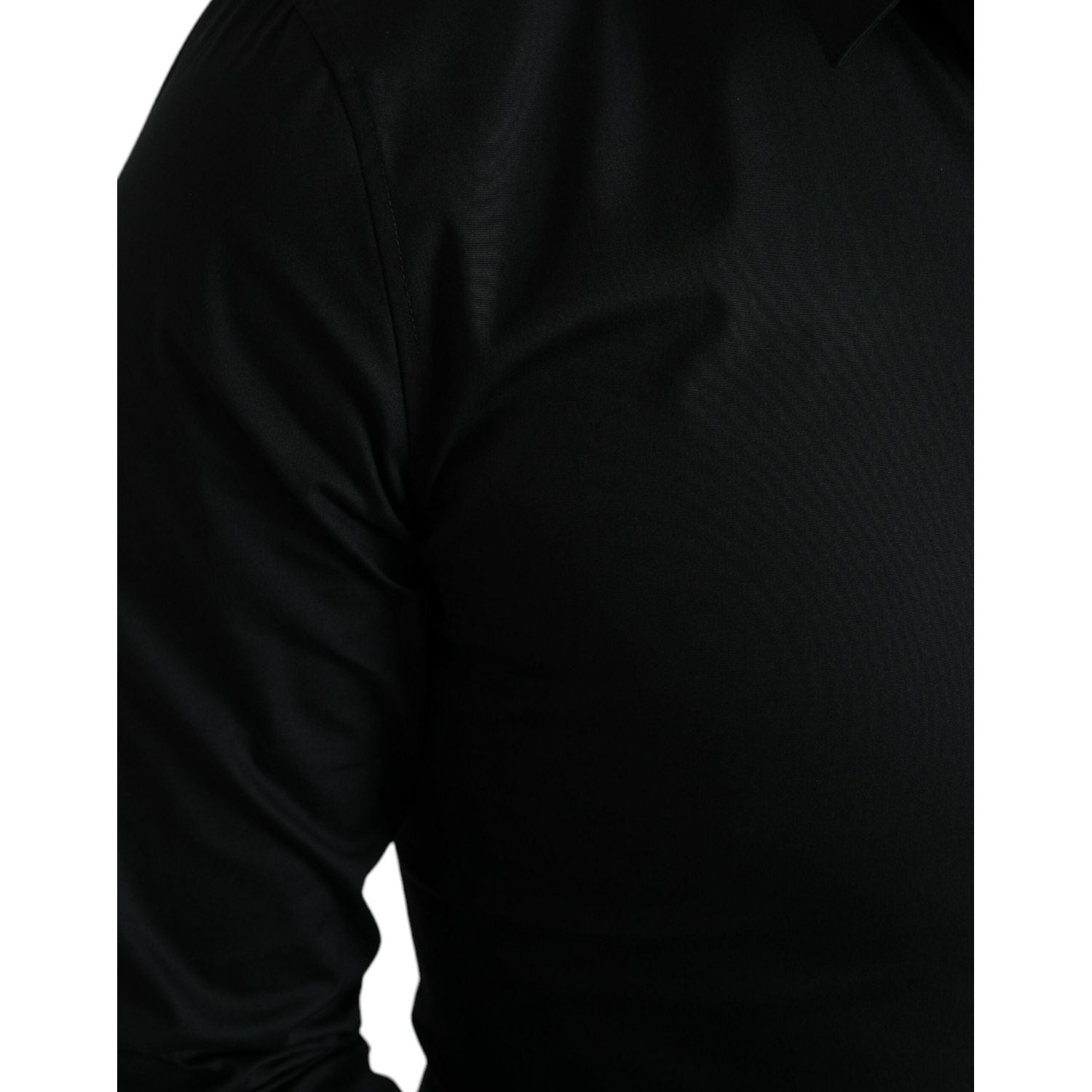 قميص دولتشي آند غابانا الإيطالي الأنيق باللون الأسود بقصّة Slim Fit