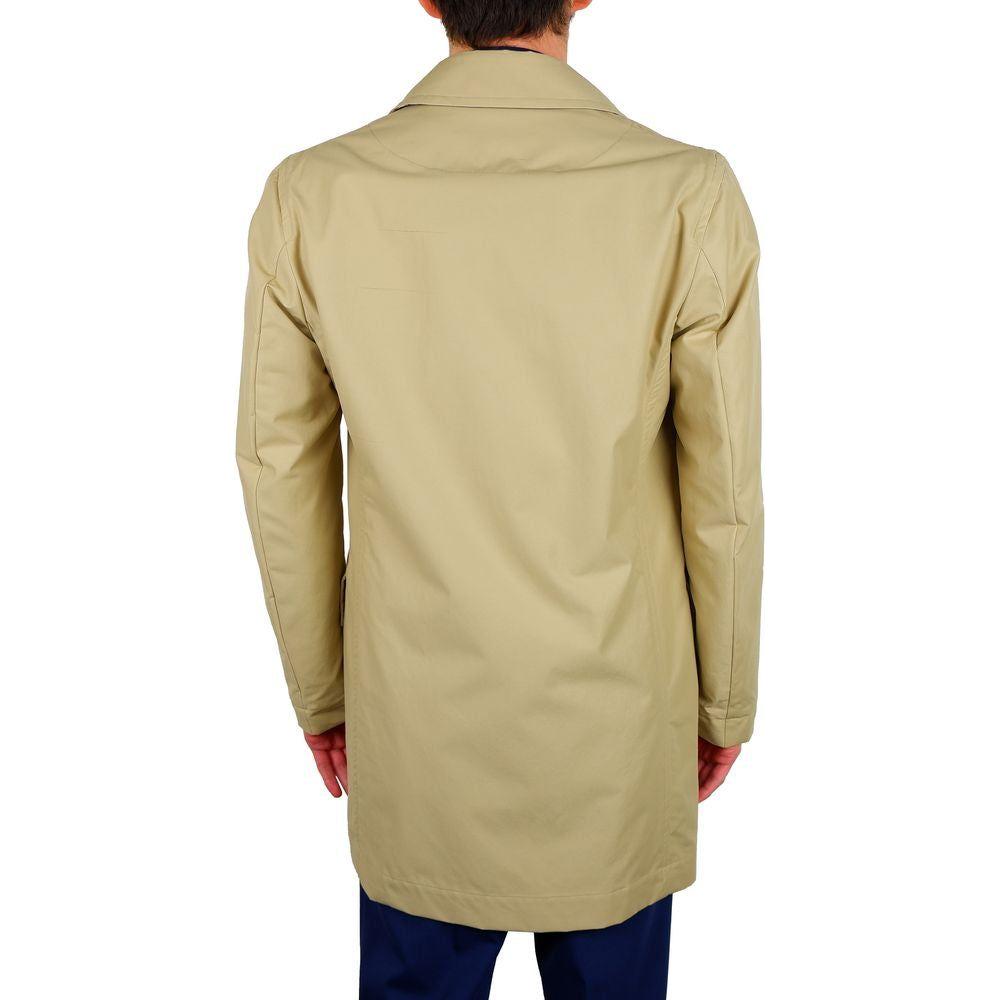 معطف ترنش Aquascutum الكلاسيكي باللون البيج - أناقة خالدة