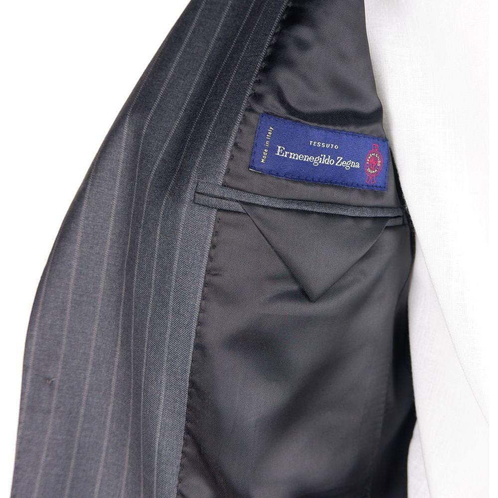 بدلة فيرجيني من الصوف الرمادي مصنوعة في إيطاليا