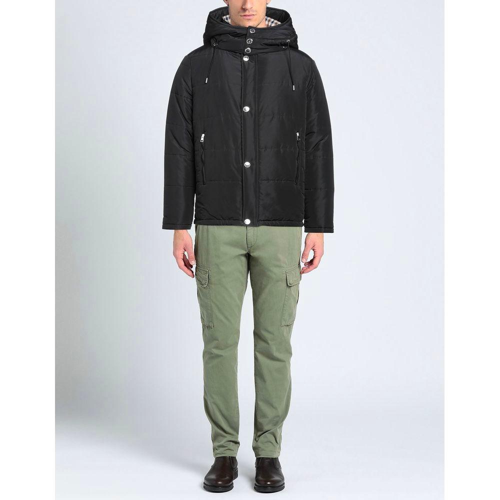 سترة Aquascutum السوداء الأنيقة ذات غطاء الرأس القابل للإزالة