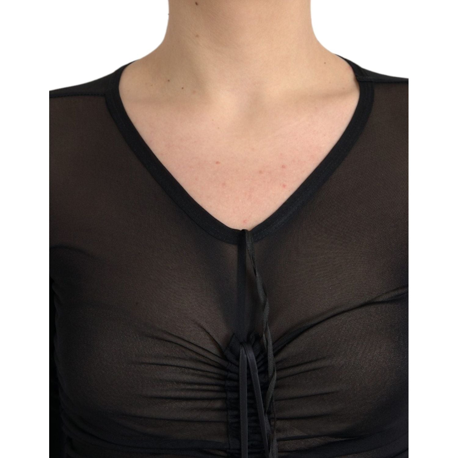 فستان دولتشي آند غابانا الأسود الشفاف ذو الخصر الضيق