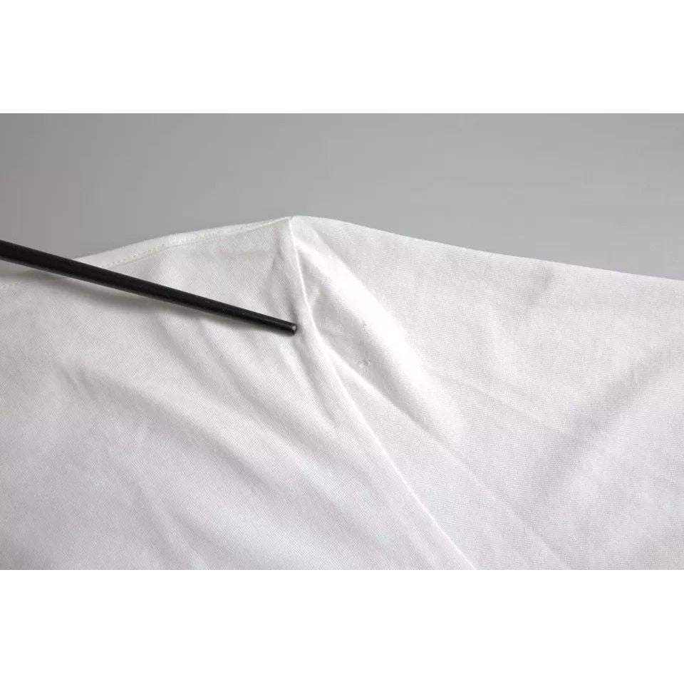 تي شيرت دولتشي آند غابانا أبيض منقوش بشعار دولتشي آند غابانا بأكمام قصيرة ورقبة دائرية