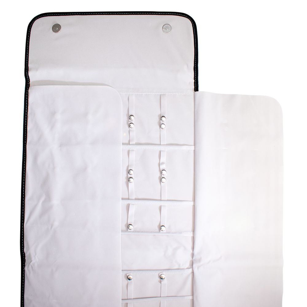 Front view with bag zipped and handles upright.
