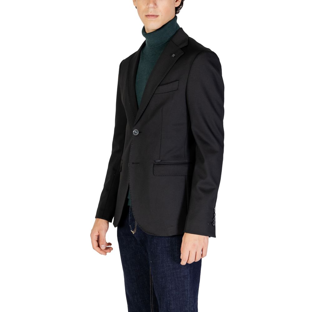 Front view with bag zipped and handles upright.