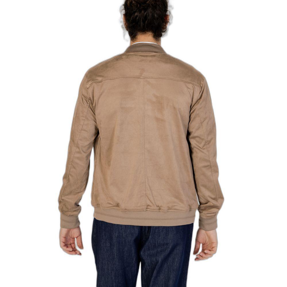 Front view with bag zipped and handles upright.