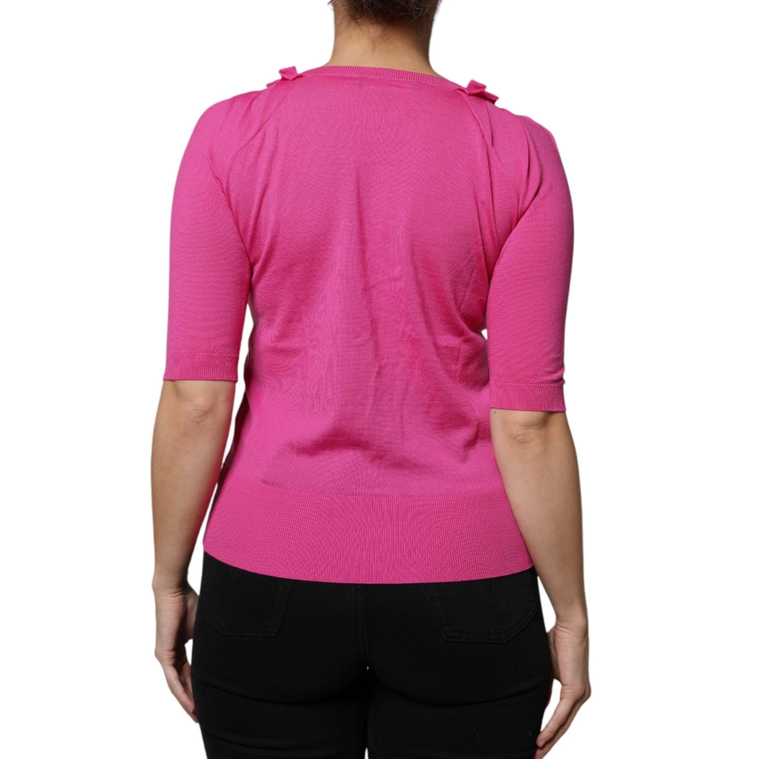 Front view with bag zipped and handles upright.
