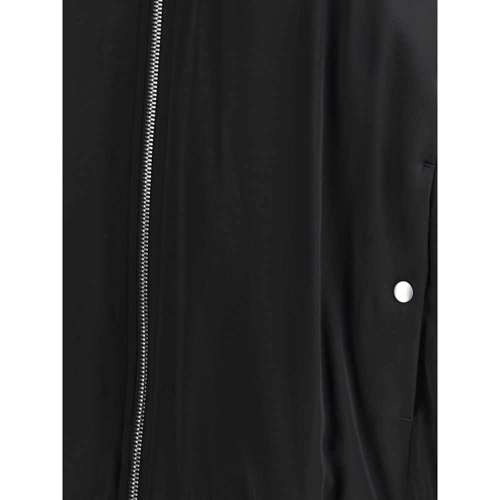 Front view with bag zipped and handles upright.
