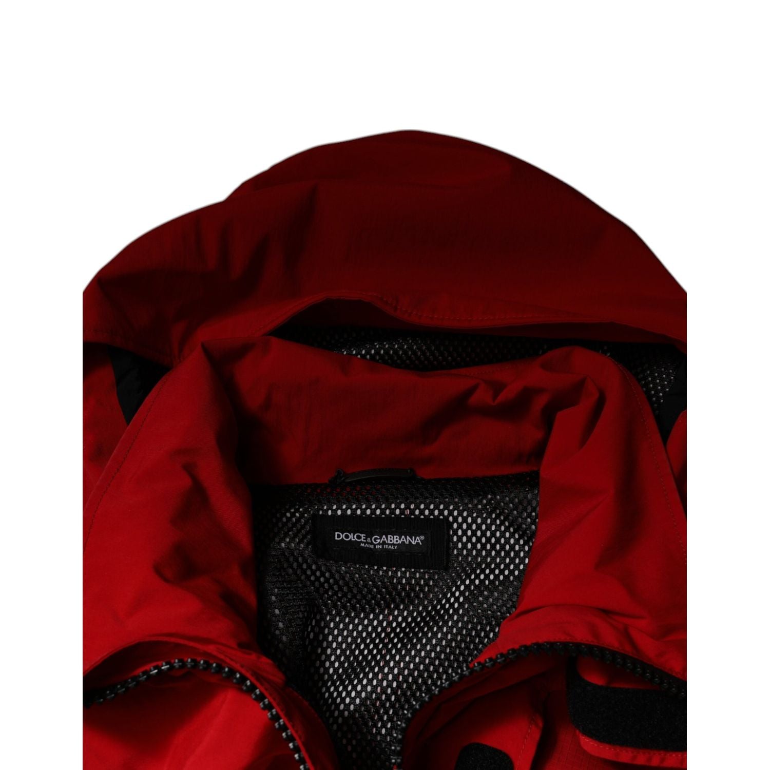 Front view with bag zipped and handles upright.