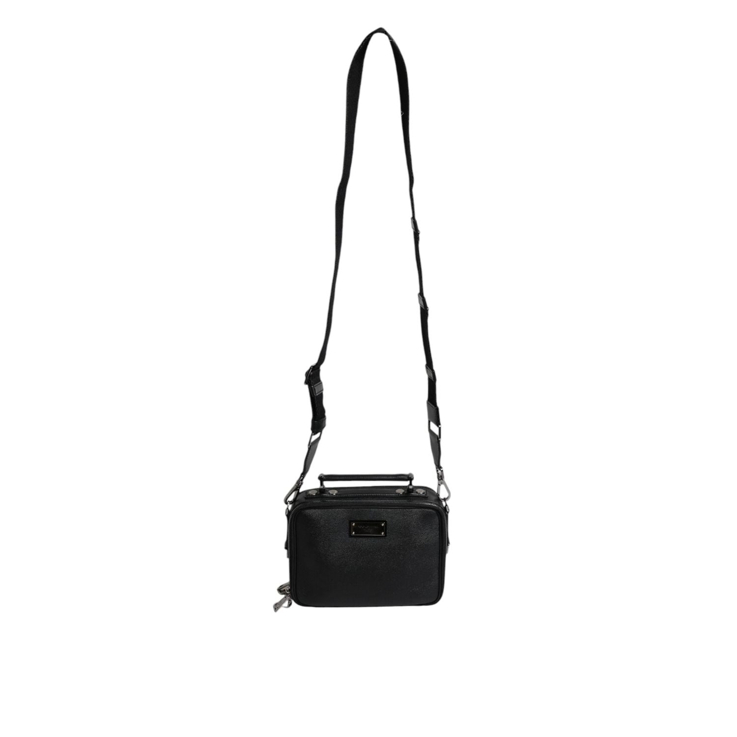 Front view with bag zipped and handles upright.