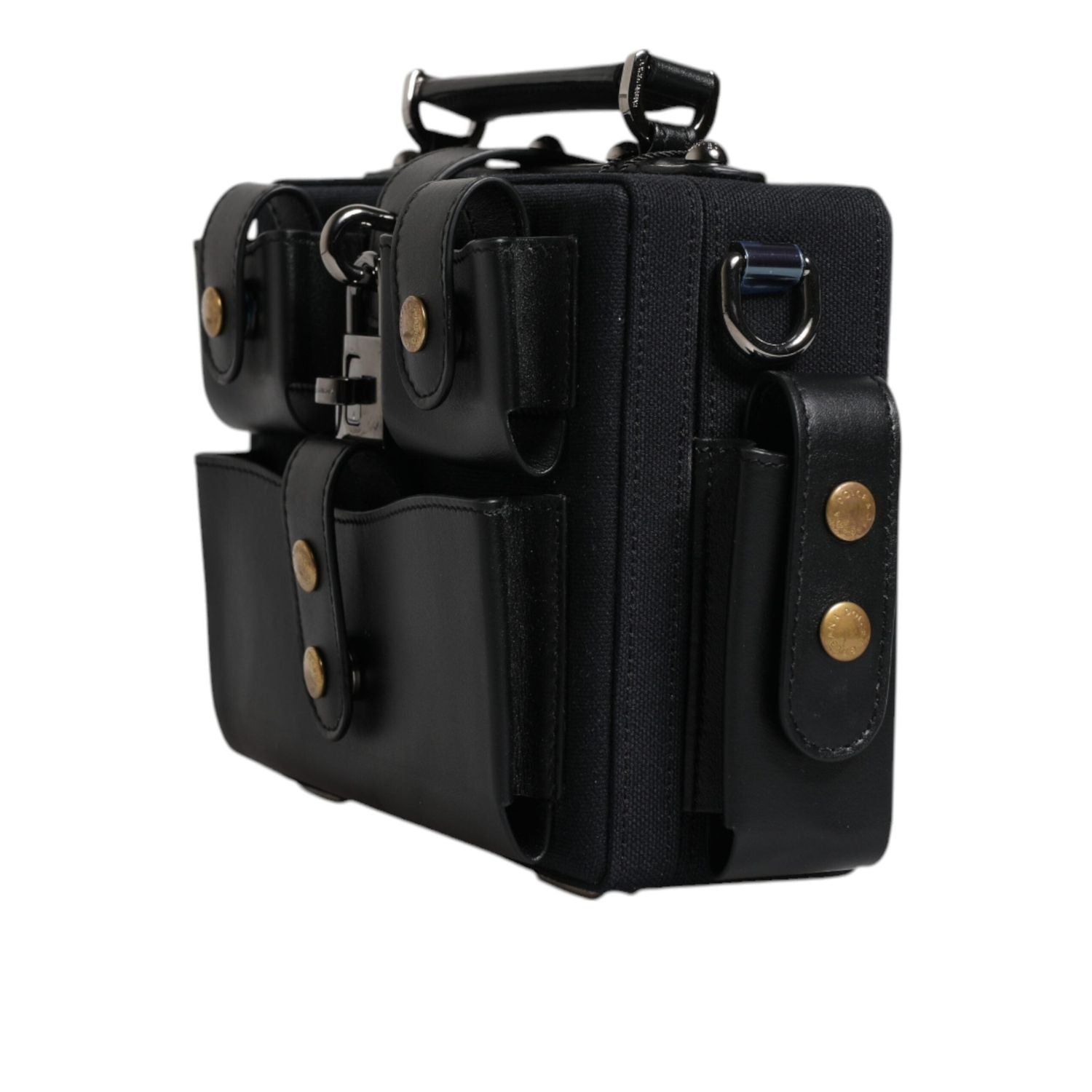 Front view with bag zipped and handles upright.