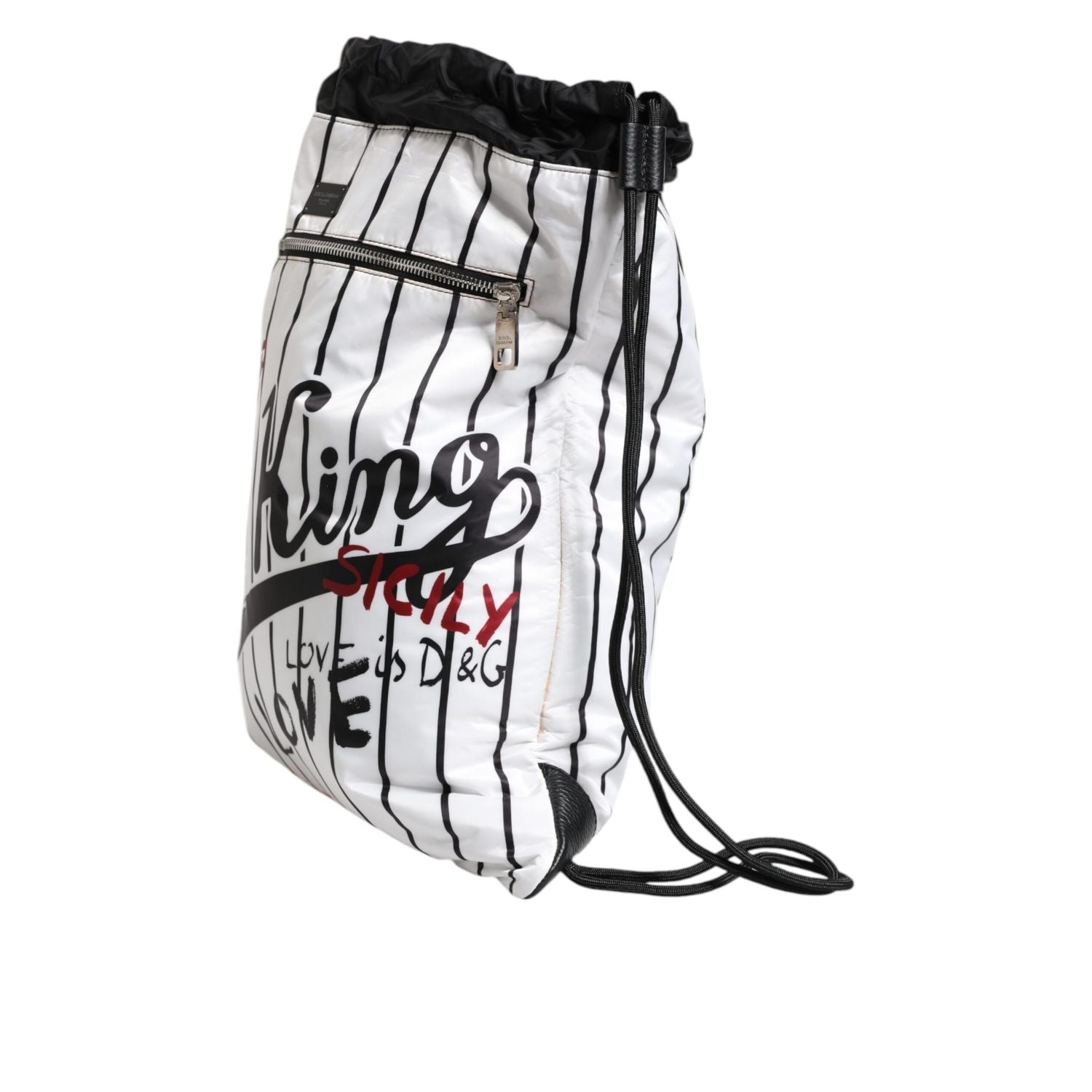 Front view with bag zipped and handles upright.