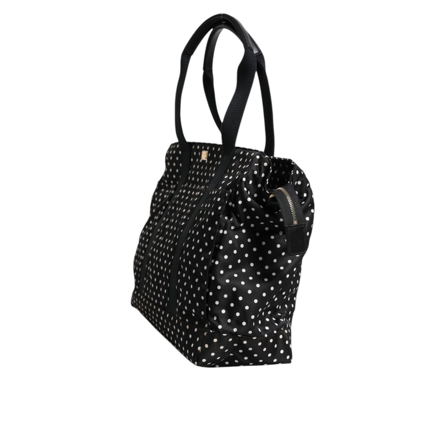 Front view with bag zipped and handles upright.