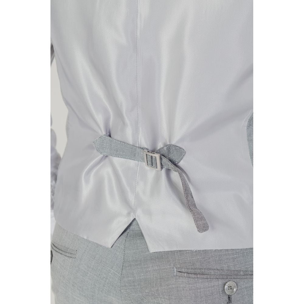 Front view with bag zipped and handles upright.