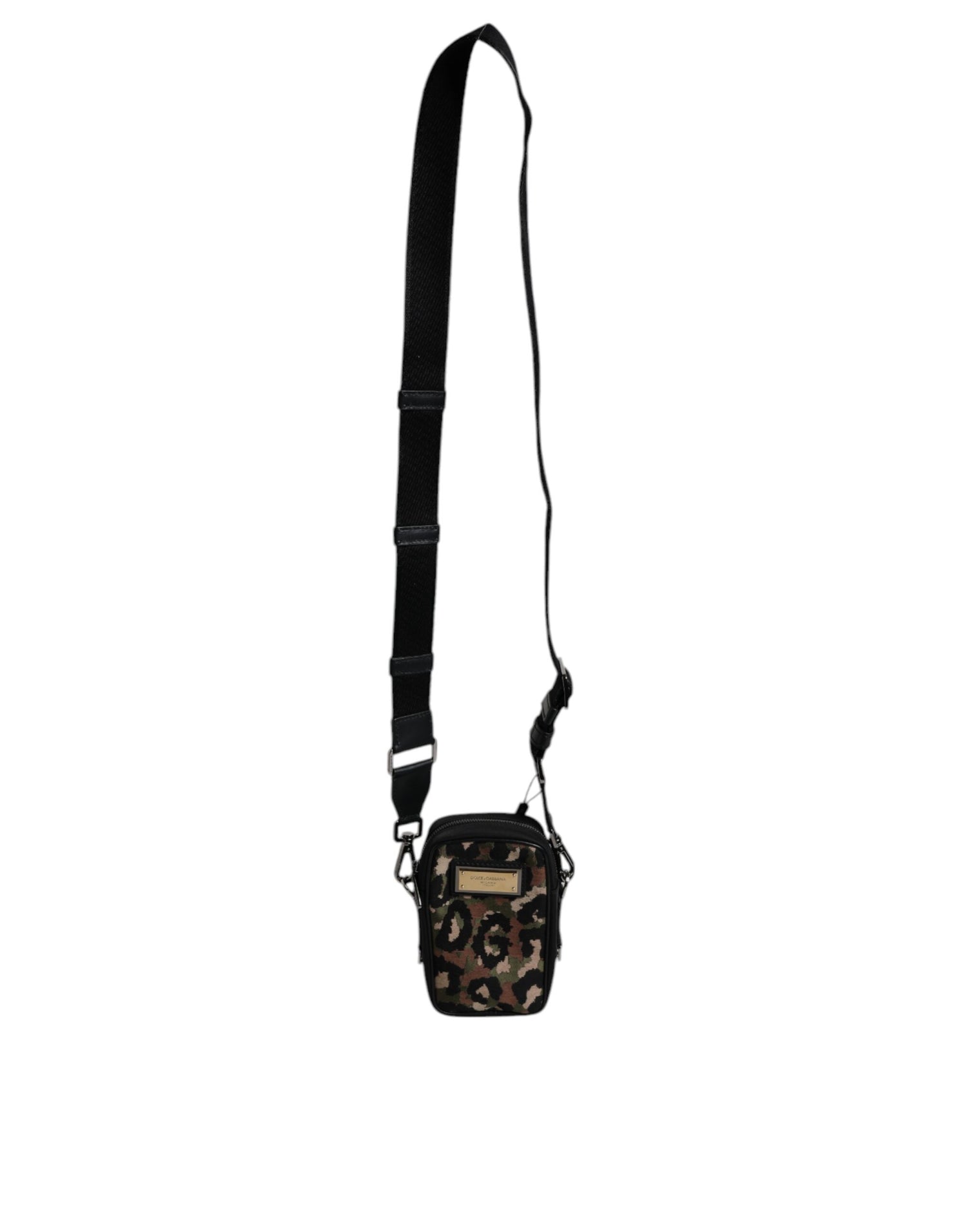 Front view with bag zipped and handles upright.