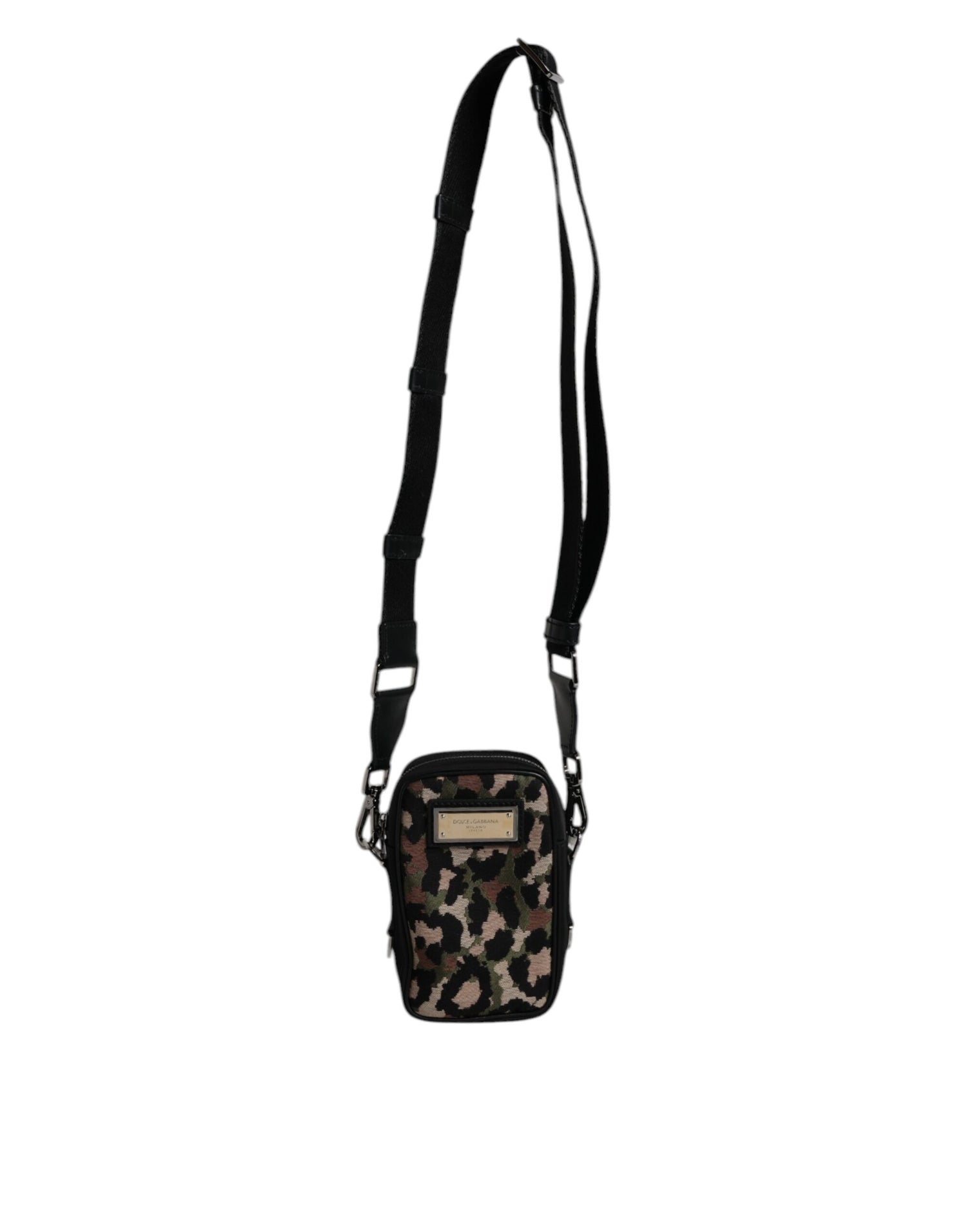 Front view with bag zipped and handles upright.
