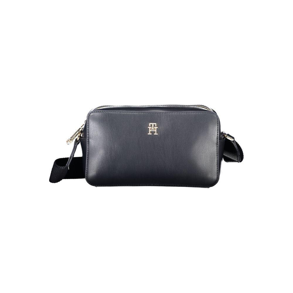 Front view with bag zipped and handles upright.