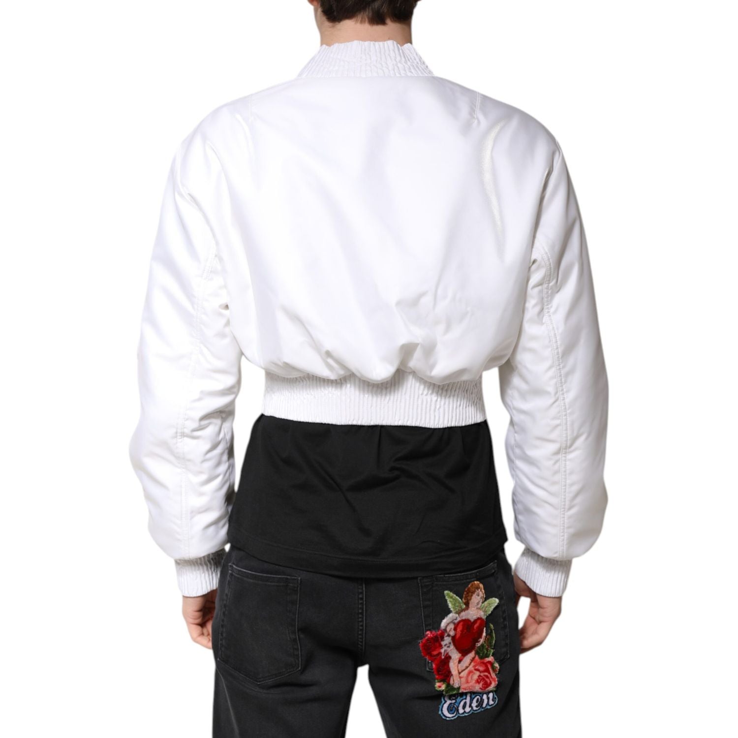 Front view with bag zipped and handles upright.