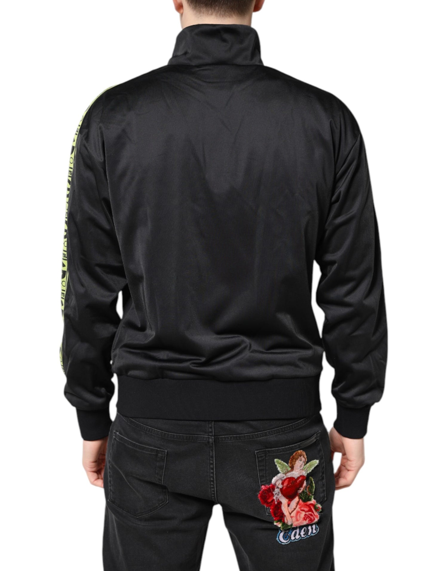 Front view with bag zipped and handles upright.