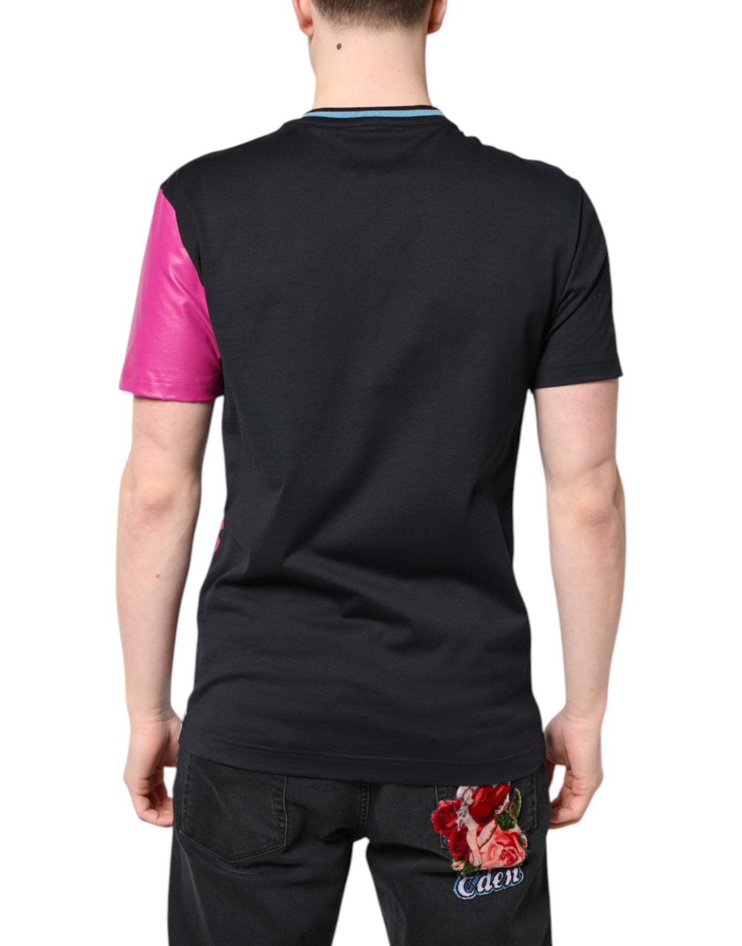 Front view with bag zipped and handles upright.