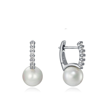 Elegant pearl and crystal earrings from VICEROY JEWELS Mod. 7136E000-68 for ladies. Feature silver 925° material in an official box.