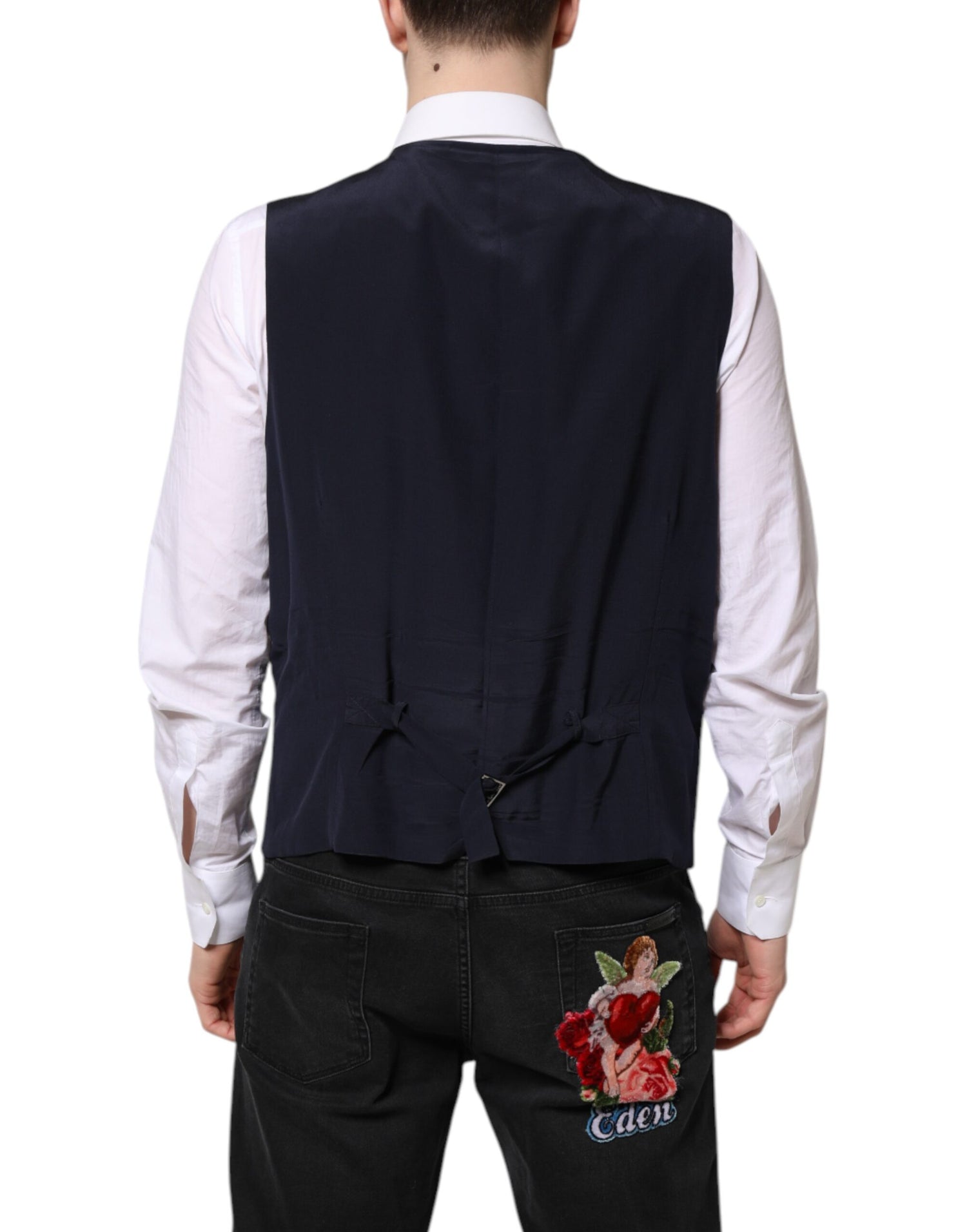Front view with bag zipped and handles upright.
