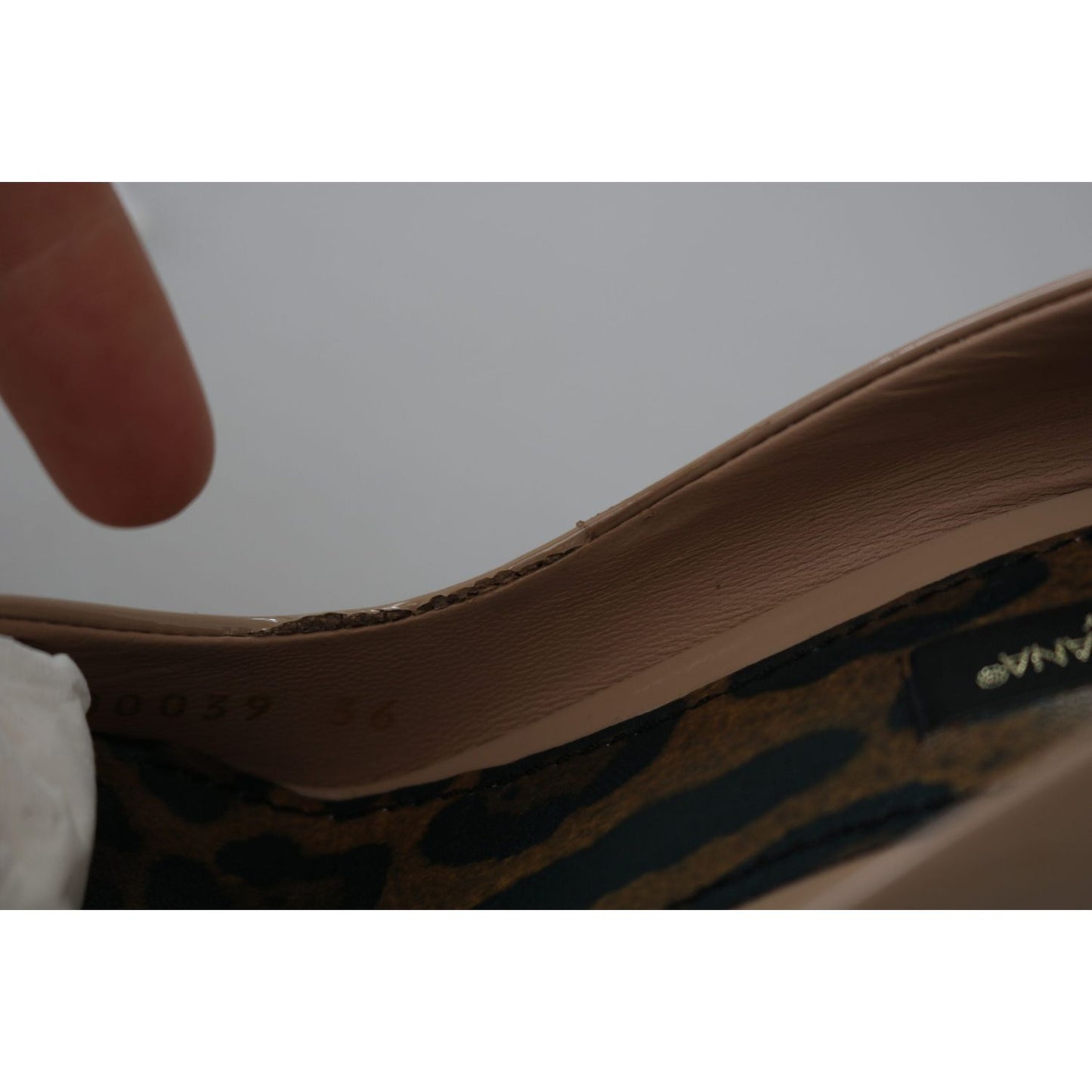 Dolce & Gabbana Beige Patent Leather Stiletto Heel Pumps LA7723-36.5