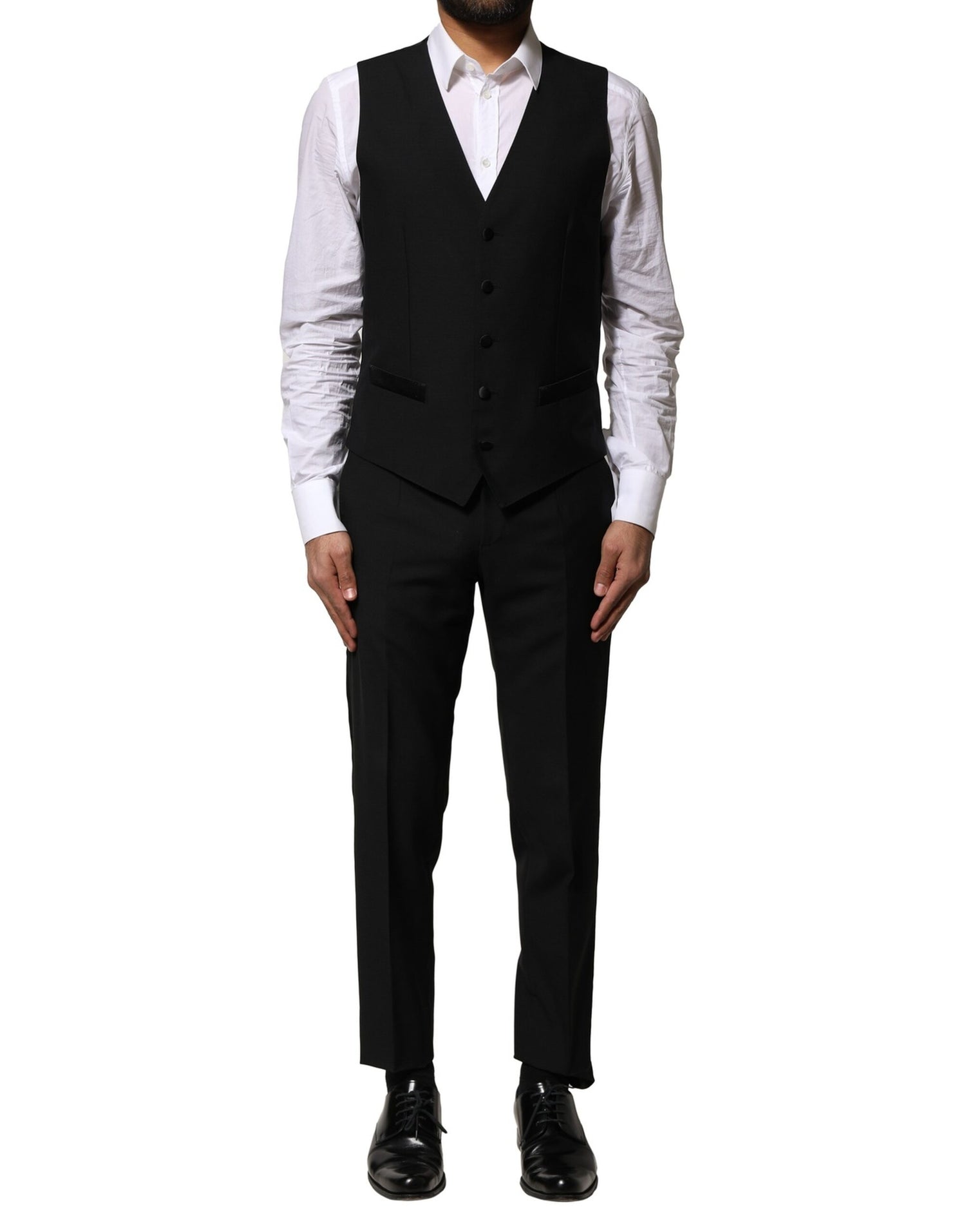 Front view with bag zipped and handles upright.