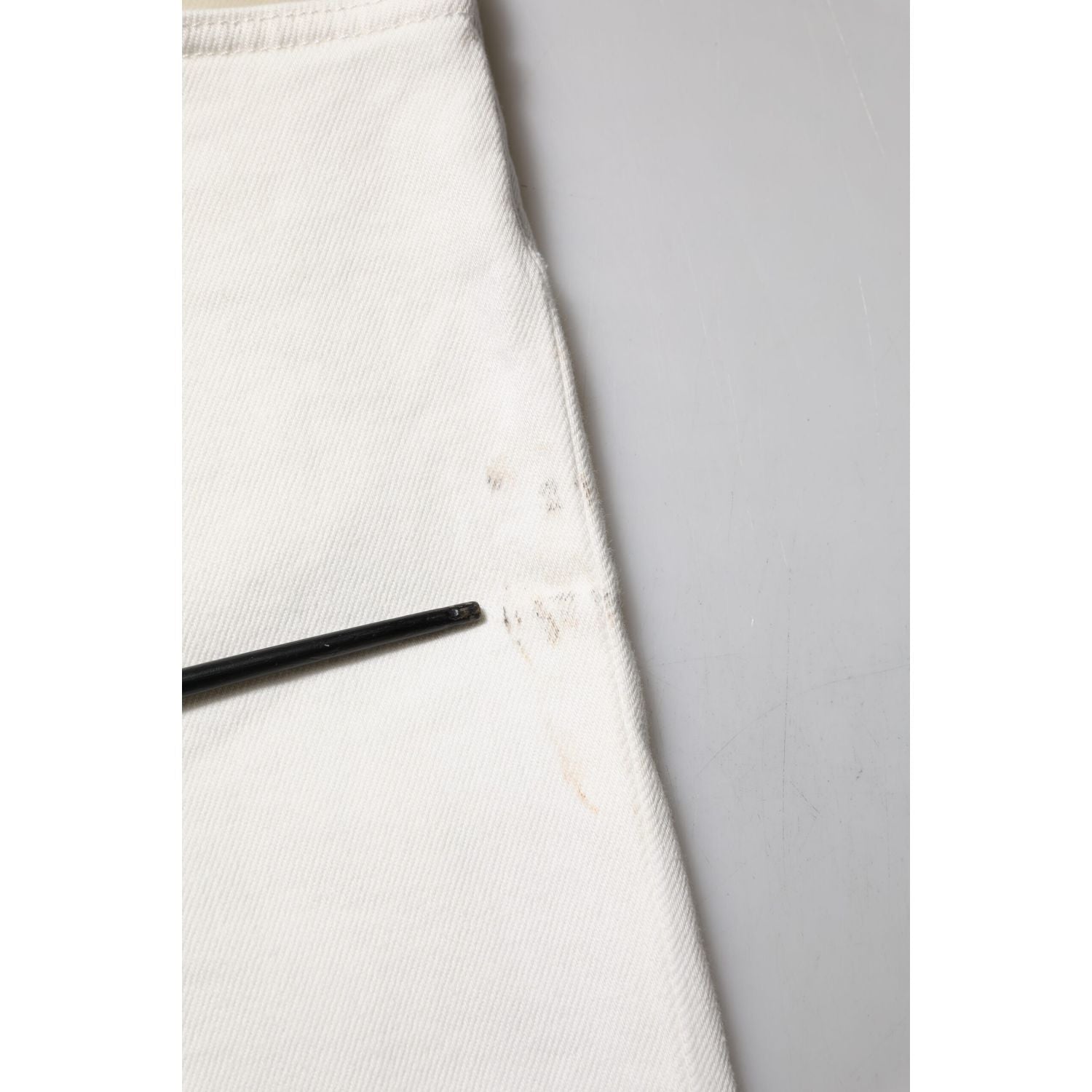 Dolce & Gabbana White Cotton Logo Plaque Slim Fit Denim Jeans