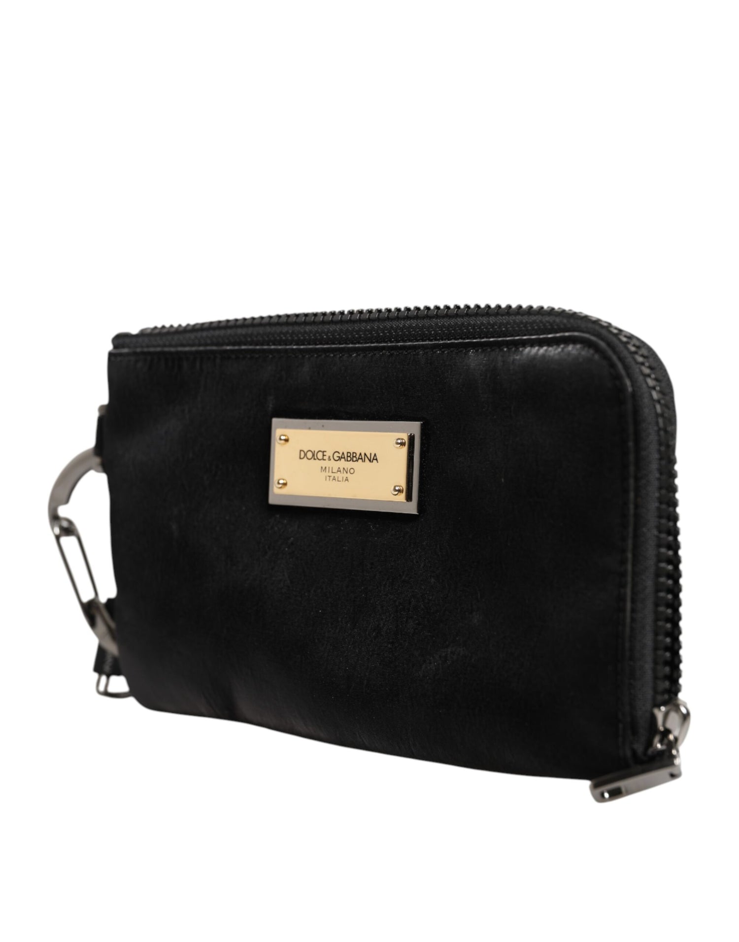 Front view with bag zipped and handles upright.