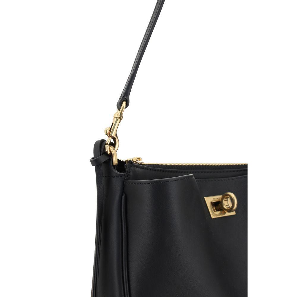Front view with bag zipped and handles upright.