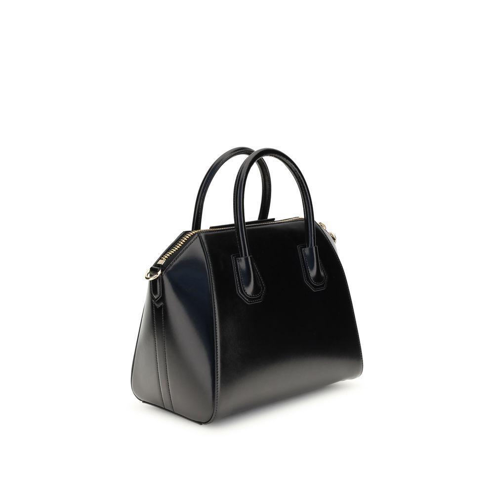 Front view with bag zipped and handles upright.