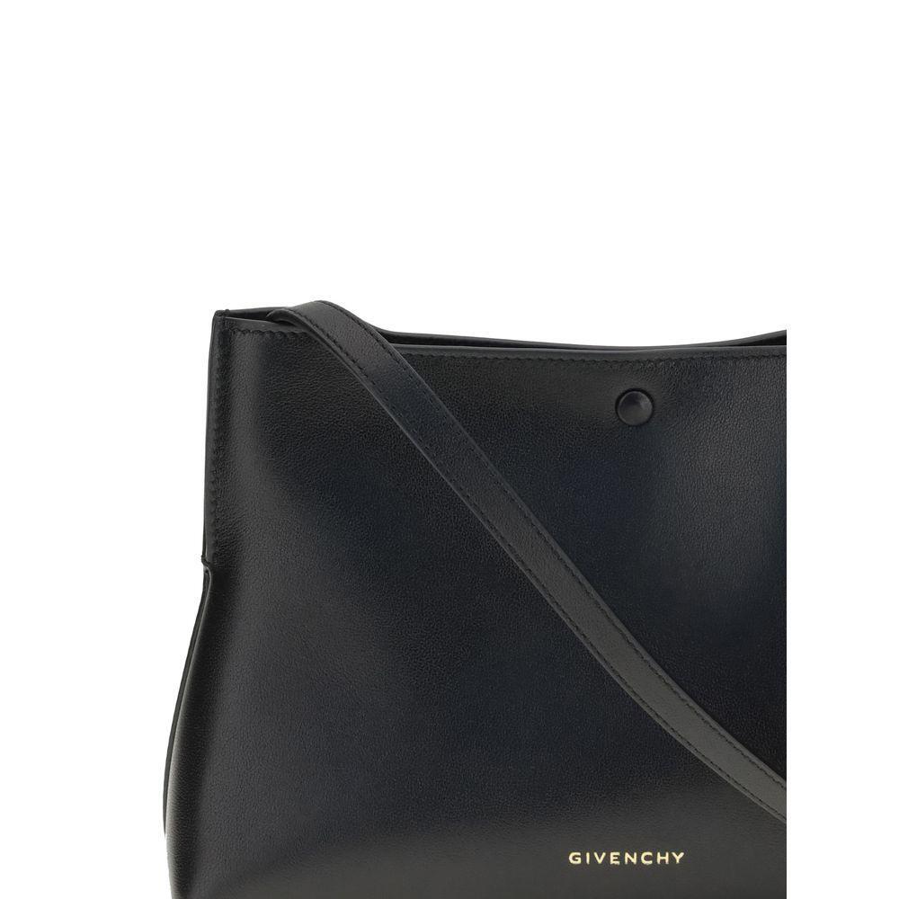 Front view with bag zipped and handles upright.