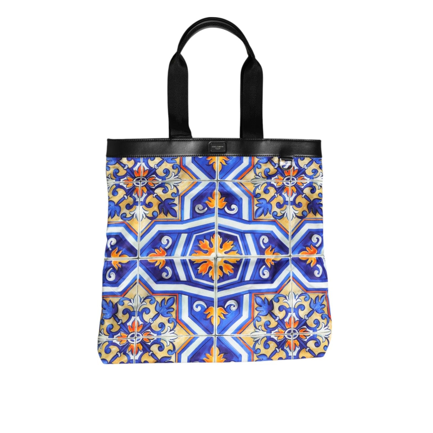 Front view with bag zipped and handles upright.
