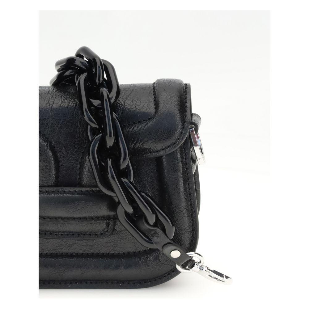 Front view with bag zipped and handles upright.