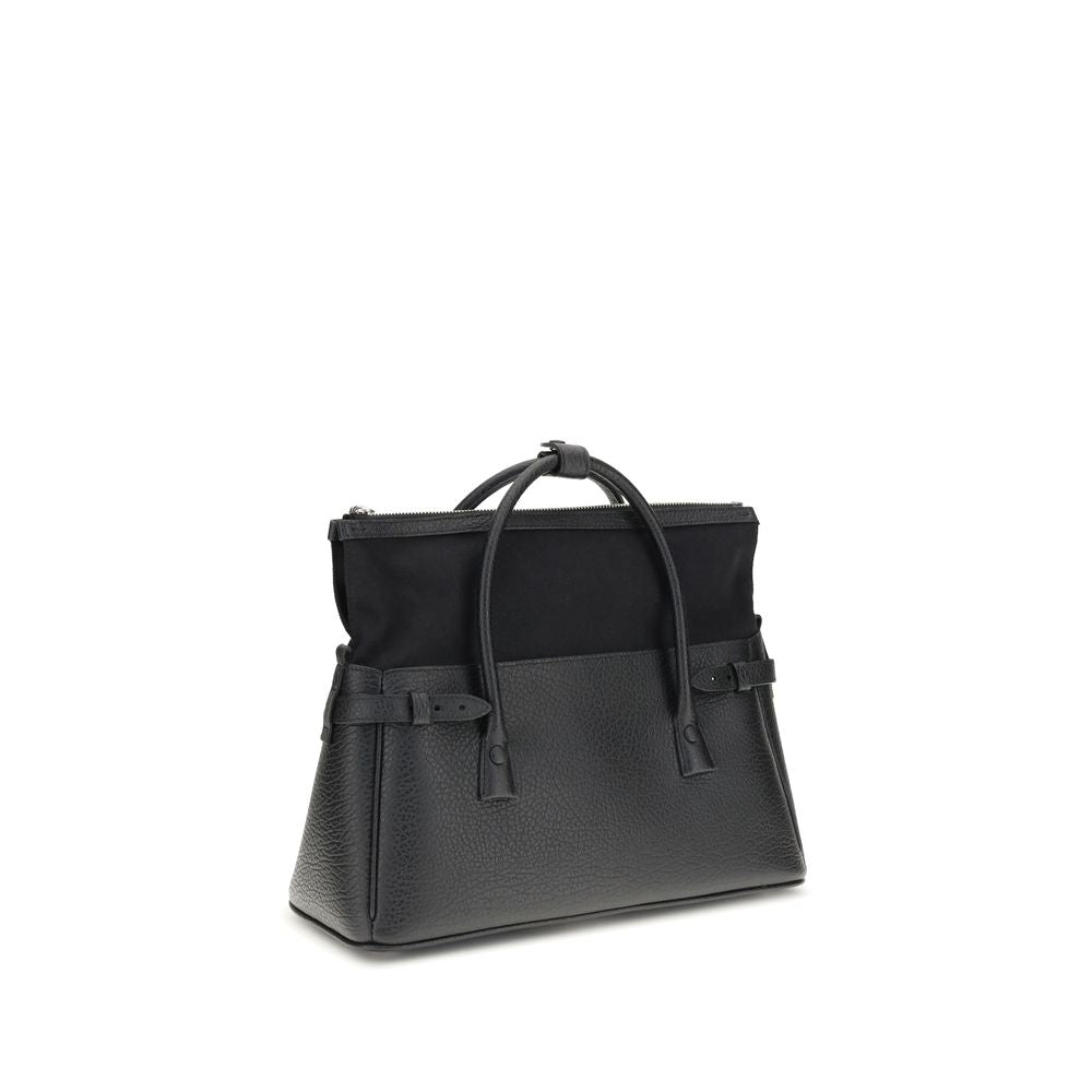 Front view with bag zipped and handles upright.