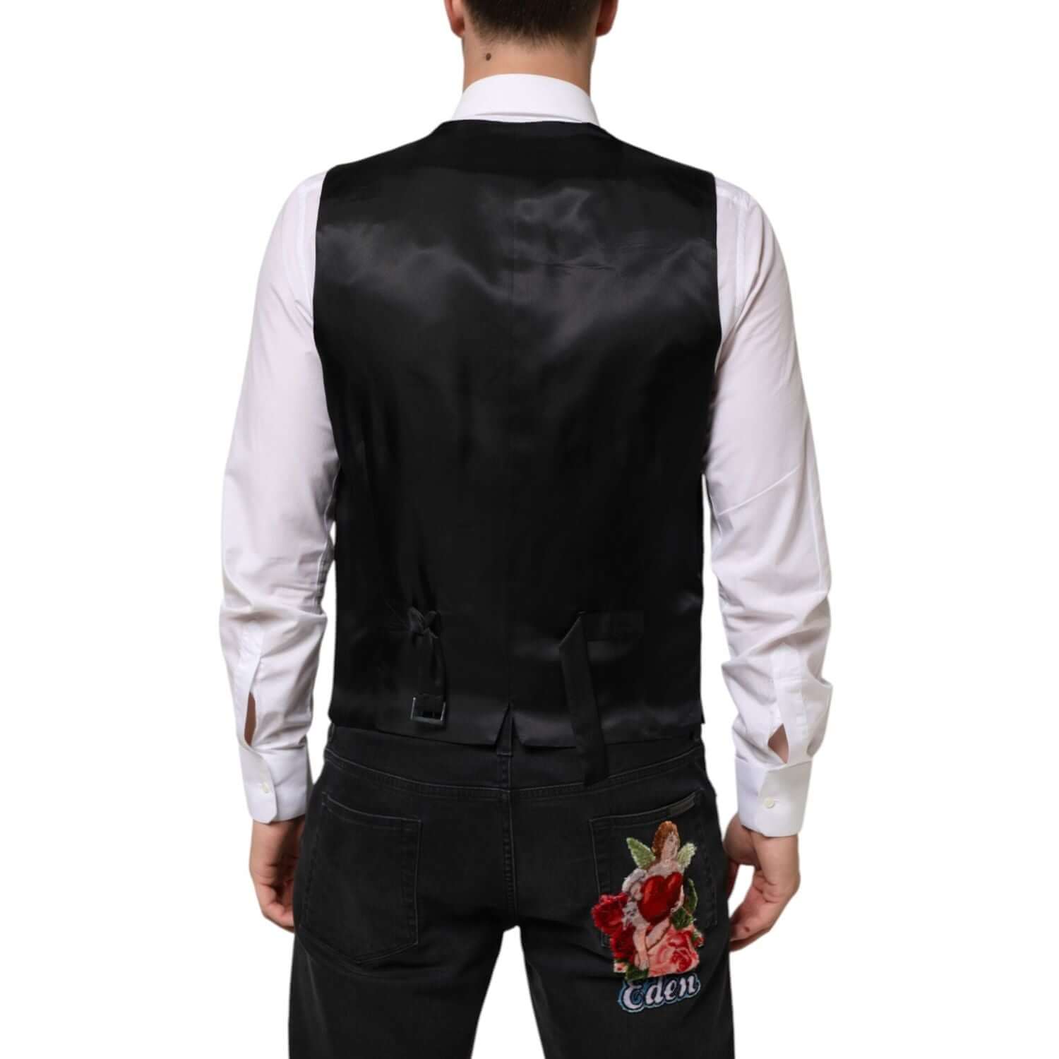Front view with bag zipped and handles upright.