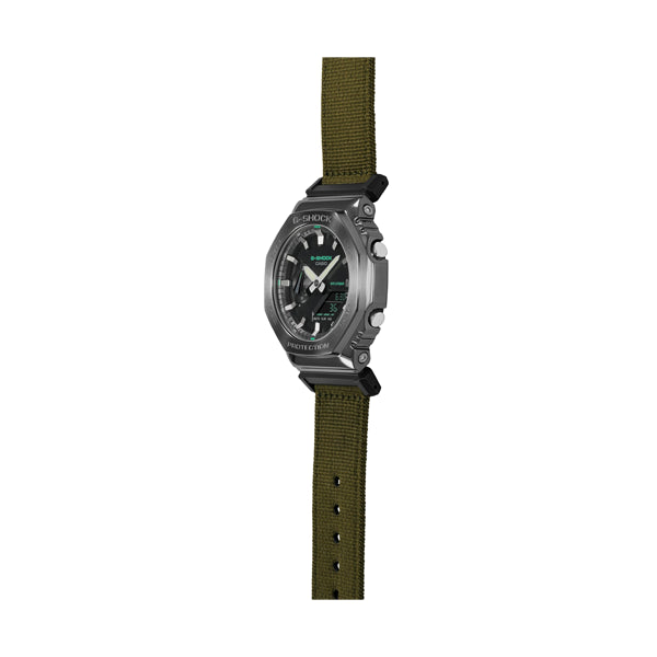 CASIO G-SHOCK Mod. OAK METAL COVERED - UTILITY SERIE KHAKI GREEN wristwatch with fabric strap and multifunctional quartz movement.