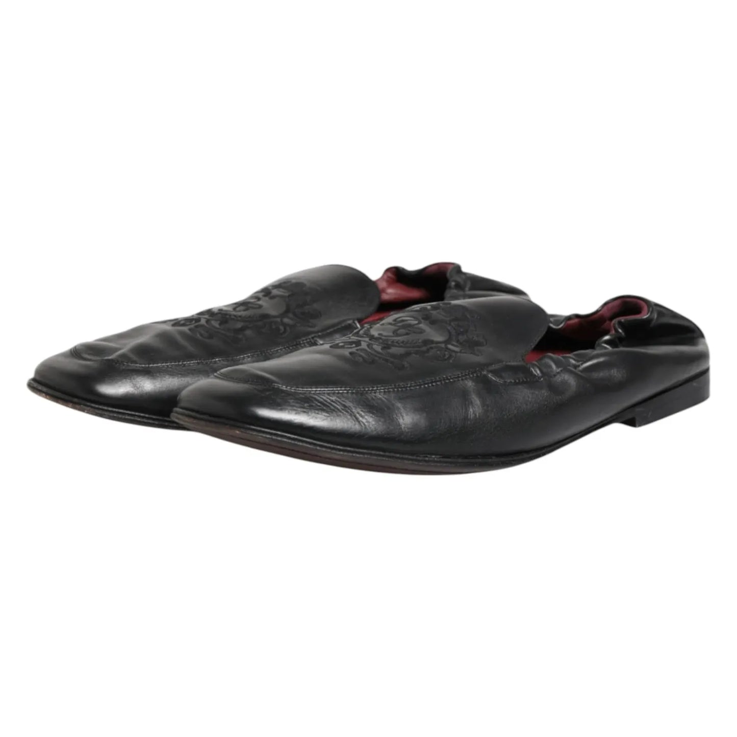 Dolce & Gabbana Black Leather Slip On Men Flat Loafers Shoes made from calfskin with logo details, lightly preowned, made in Italy.